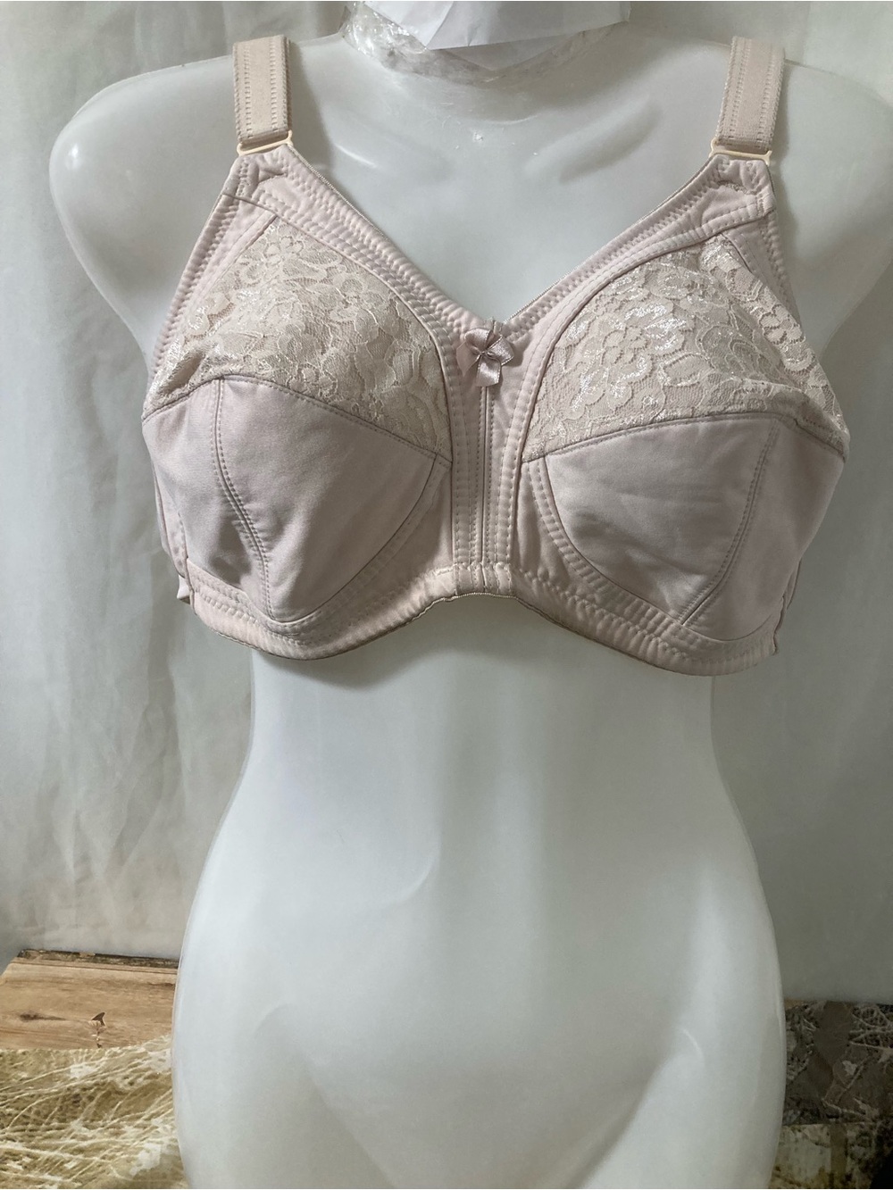 Capri Meaningful Nude Wireless Full Coverage Bra 48B 110B Soft Cup Everyday Comf